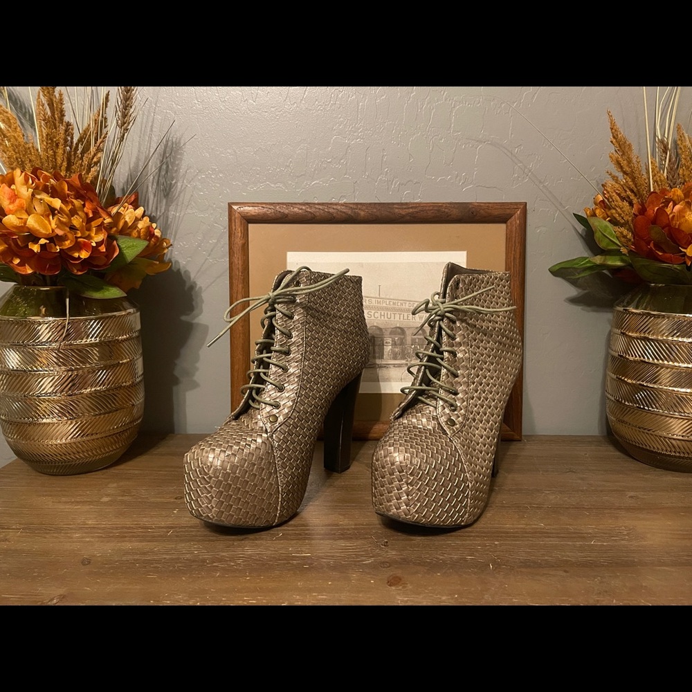 Silver platform “Jeffrey Campbell Lita” inspired heels